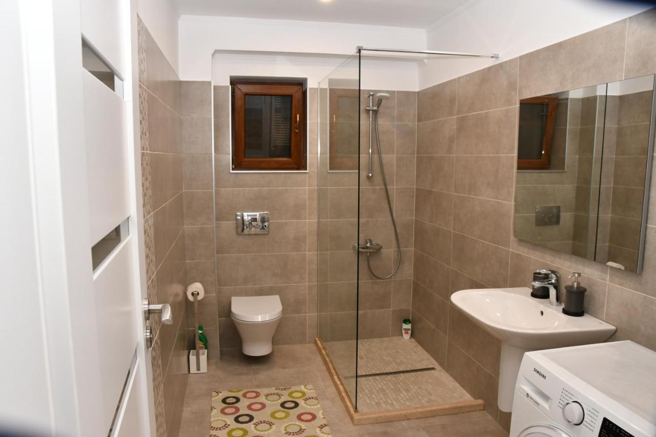 Toporasi Apartament Leilighet Craiova Eksteriør bilde